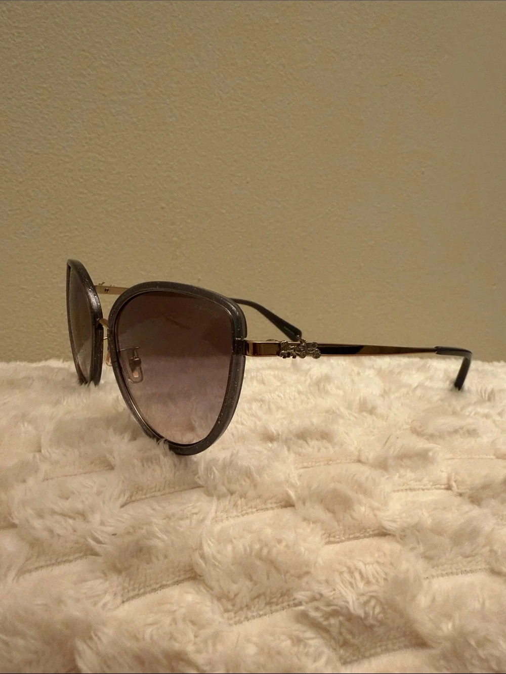 NEW Coach HC7093 Gray Round Sunglasses with Rose Gold Arms